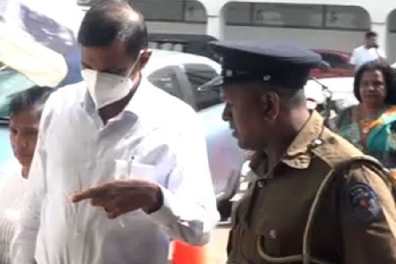 அதிரடியாக கைது செய்யப்பட்ட சுகாதார  அமைச்சின் முன்னாள் செயலாளர்