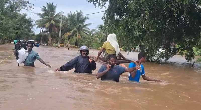 முல்லைத்தீவில் வெள்ள அனர்த்தத்தில் 4,806 பேர் பாதிப்பு: அவசர உதவிக்கான விபரங்கள் உள்ளே