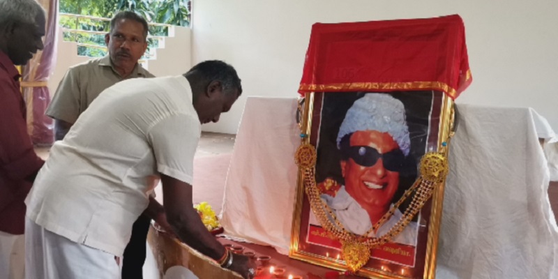 எம்.ஜி.ஆரின் 36வது நினைவு தினம் வவுனியாவில் அனுஸ்டிப்பு!