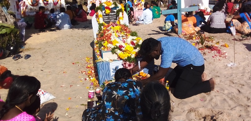 கண்ணீரால் நனைந்தது உடுத்துறை! கதறி அழுத ஆயிரக்கணக்கான மக்கள்