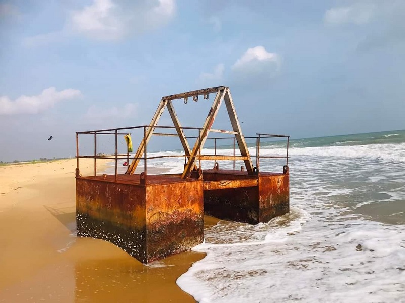 யாழ் - நாகர்கோவிலில் கரை ஒதுங்கிய மர்மப் படகு: பொலிஸார் விசாரணை