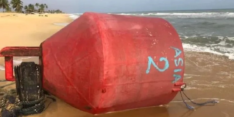 யாழில் கரையொதுங்கிய மர்மப் பொருள்!