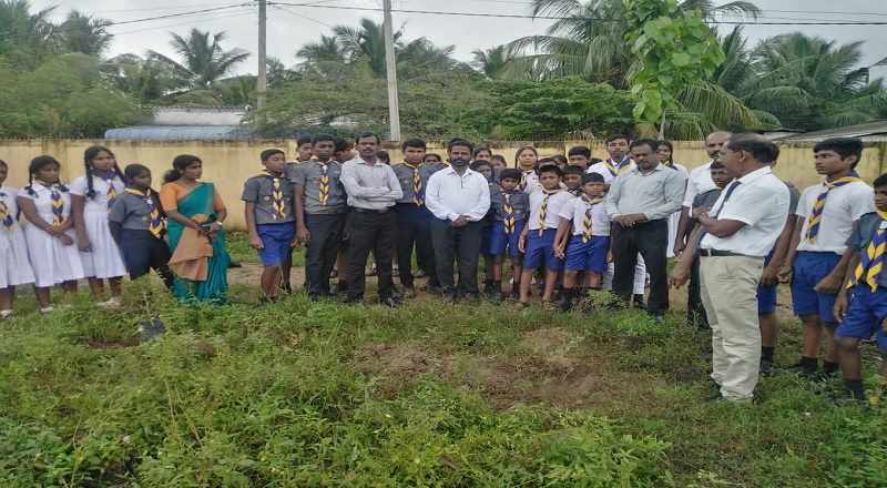 கிளிநொச்சி மத்திய கல்லூரியில் அனுஷ்டிக்கப்பட்ட அமரர் ஆனந்தராஜ் அவர்களின் நினைவுநாள்