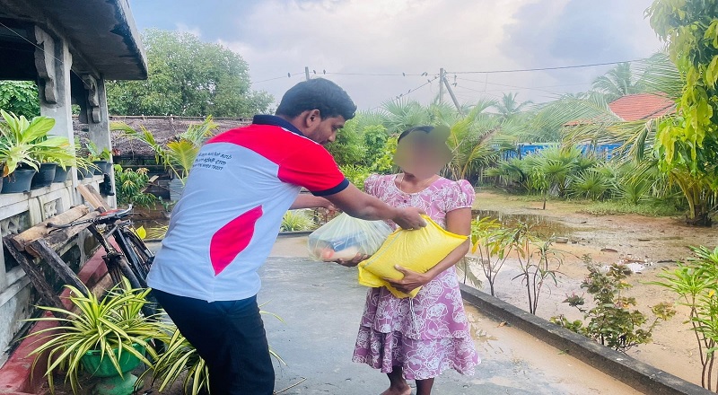 ஜீவ ஊற்று அன்பின் கரம் அமைப்பின் மூலம் வழங்கப்பட்ட உலர் உணவுப் பொருட்கள்