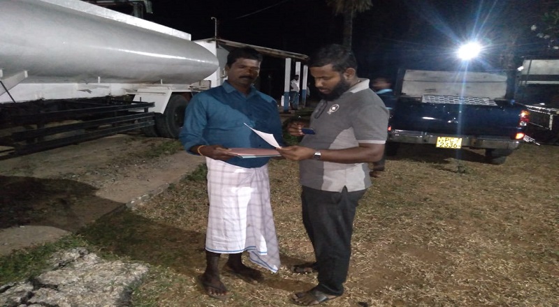 ஐஸ் தொழிற்சாலைக்கு நீர் எடுப்பதற்கு மக்கள் எதிர்ப்பு