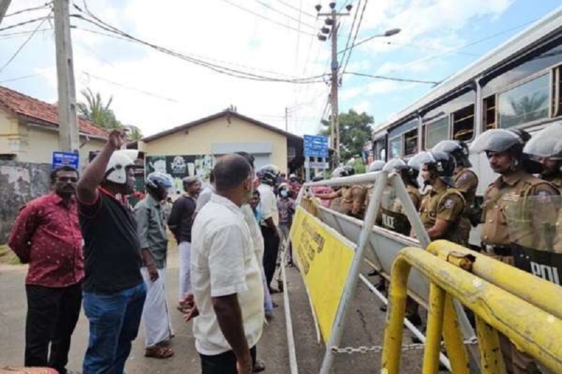 ஜனாதிபதிக்கு எதிராக ஆர்ப்பாட்டம்:  கைது செய்யப்பட்ட நால்வர் விடுதலை