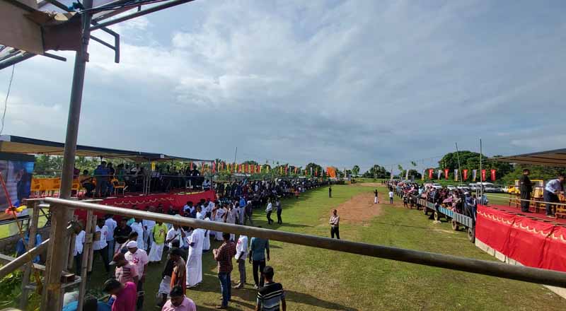 இலங்கையில் முதன் முறையாக வீர விளையாட்டான ஜல்லிக்கட்டுப் போட்டி!