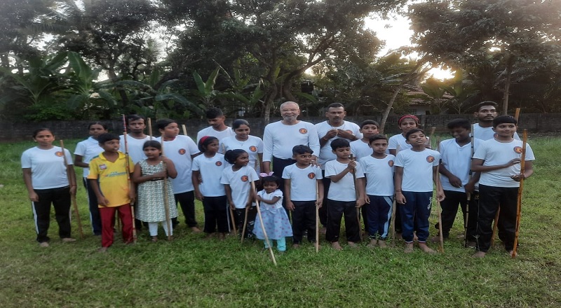 CHIVALEEMAN SILAMBAM ASSOCIATION நிகழ்வில் சிலம்பம் சுற்றி மாணவர்களை உற்சாகபடுத்திய  தியாகேந்திரன் வாமதேவா