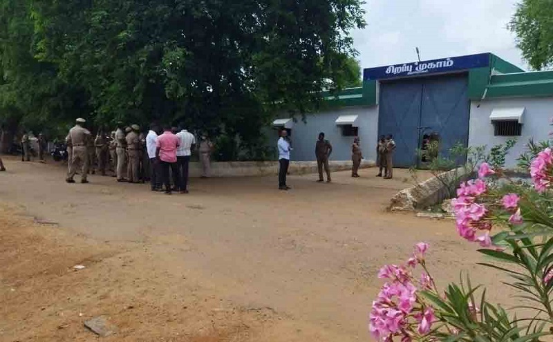 ராஜீவ் காந்தி கொலை வழக்கிலிருந்து விடுபட்ட ரொபர்ட் பயஸ் தொடர் உணவுதவிர்ப்பு போராட்டத்தில்!