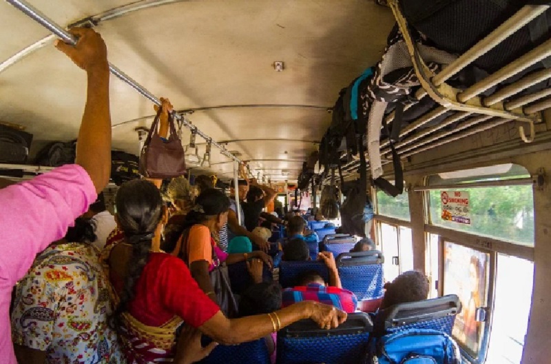 பேருந்துகளில் சிவில் உடையில் பயணிக்கும் பொலிசார்: சிக்கிய பல நபர்கள்