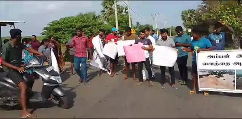 அம்பனில் மணல் அகழ்வை நிறுத்த கோரி மக்கள் போராட்டம்!