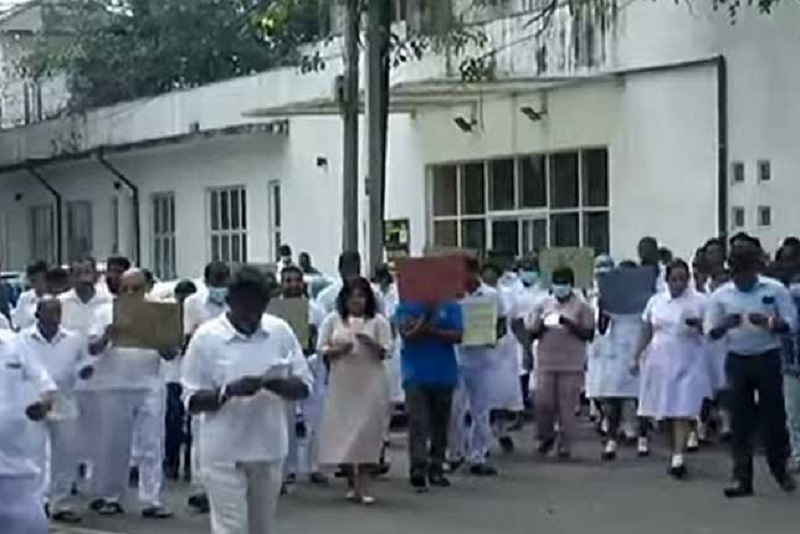 மீண்டும் பணிபுறக்கணிப்பில் குதிக்கவுள்ள சுகாதார சேவைகள் திணைக்களத்தினர்!