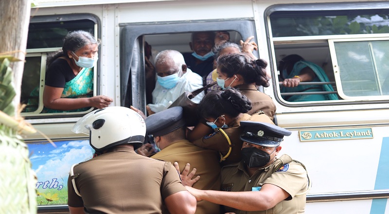 பெண் பொலிஸ் அதிகாரியை பாலியல் தொல்லை செய்த நபர் கைது