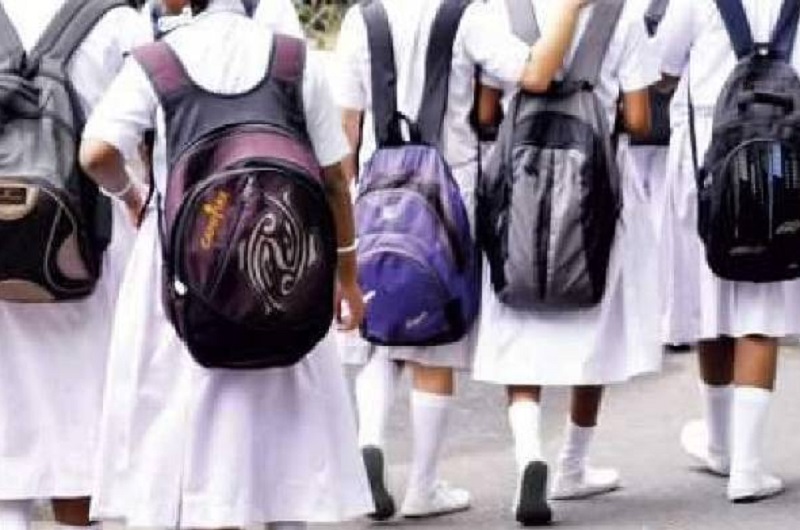 மாணவர்களின் புத்தகப்பைகளின் எடையைக் குறைக்க கல்வி அமைச்சு நடவடிக்கை!