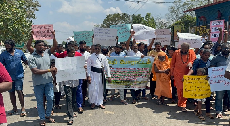 வெடுக்குநாறிமலை வன்முறைக்கு நீதிகோரி நெடுங்கேணியில் ஆர்பாட்ட பேரணி!