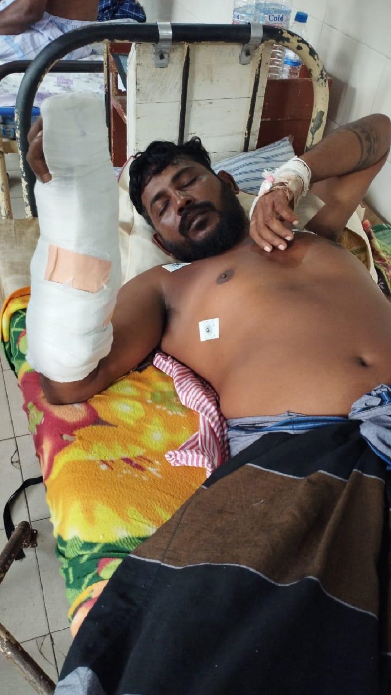 மன்னார் பேசாலையில் வாள் வெட்டு!  ஒருவர் வைத்தியசாலையில் அனுமதி