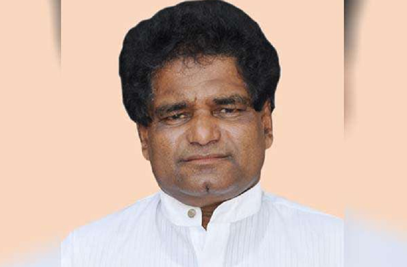 விடுதலைப் புலிகள் போன்று நடந்து கொள்ளும் காட்டு யானைகள்!