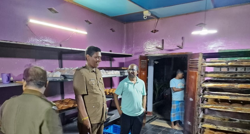 சுகாதார சீர்கேடு - இரு வெதுப்பகங்களிற்கு 160,000 ரூபாய் தண்டம்!