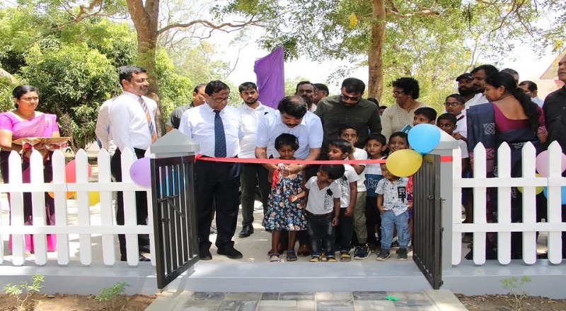 கிளிநொச்சி மாவட்ட செயலகத்தில் சிறுவர் பூங்கா திறந்து வைப்பு!