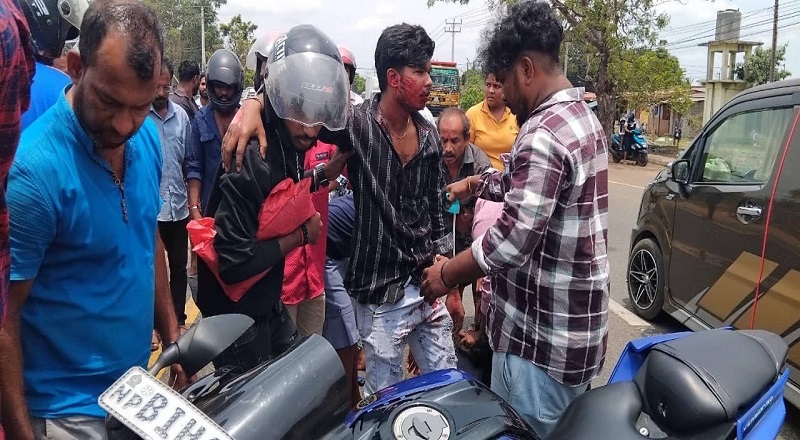 பரந்தன் சந்தியில் மோட்டார் சைக்கிள்கள் மோதல் – கர்ப்பிணிப் பெண் பாதிப்பு!