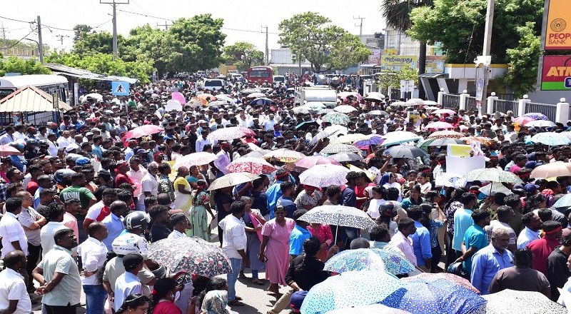 மன்னார் முழுவதும் முடக்கம் : காற்றாலை திட்டத்திற்கு எதிராக மக்களின் பெரும் எழுச்சி!