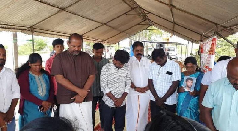 தொடரும் போராட்டம்; சிறிதரன் எம்பியும், கஜேந்திரகுமார் எம்பியும் பங்கேற்பு!