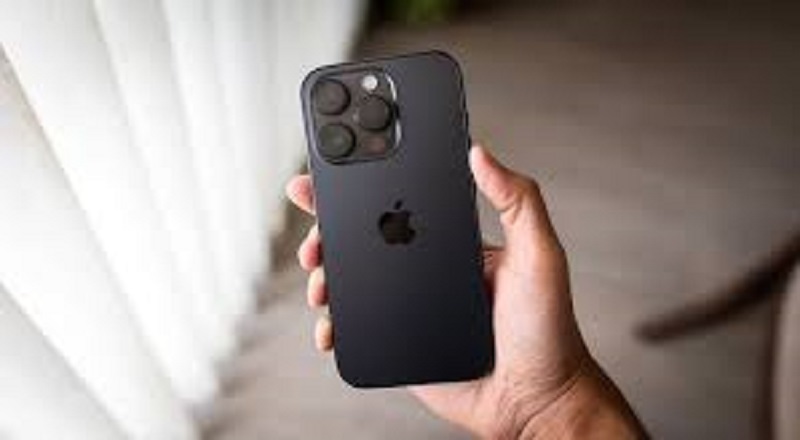 பழைய ஐபோன்களுக்கு ஆபத்து: அப்பிள் நிறுவனத்தின் எச்சரிக்கை!