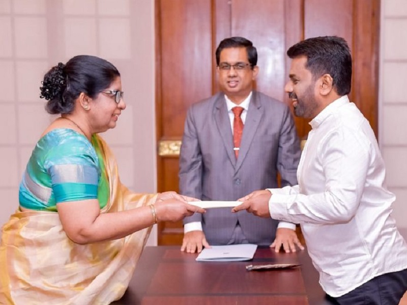 இலங்கை வரலாற்றில் இரண்டாவது பெண் பிரதம நீதியரசர் முர்து நிருபா பிதுஷினி பெர்னாண்டோ!