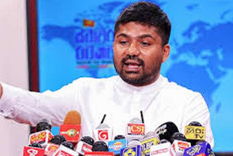 தேங்காய் விலை ஏற்றம்: குரங்குகளை குற்றவாளி ஆக்க வேண்டாம்