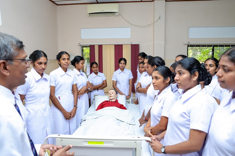யாழ்.போதனா வைத்தியசாலை தாதியர் பயிற்சி கல்லூரில் 62 மாணவர்கள் இணைவு!