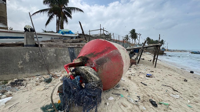 யாழ் - வல்வெட்டித்துறை, ஆதி கோவிலடி கடற்கரையில் கரையொதுங்கிய மர்மப் பொருள்!