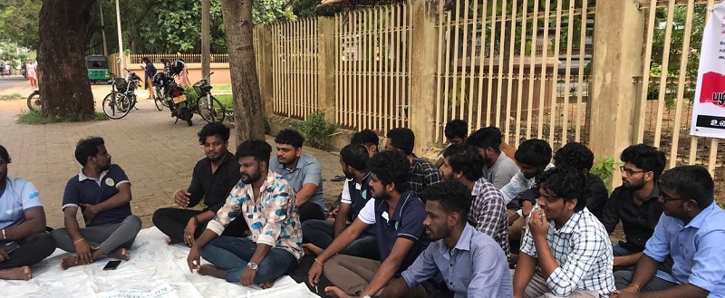 உண்ணாவிரதப் போராட்டத்தில் குதித்த யாழ்.பல்கலை மாணவர்கள்!