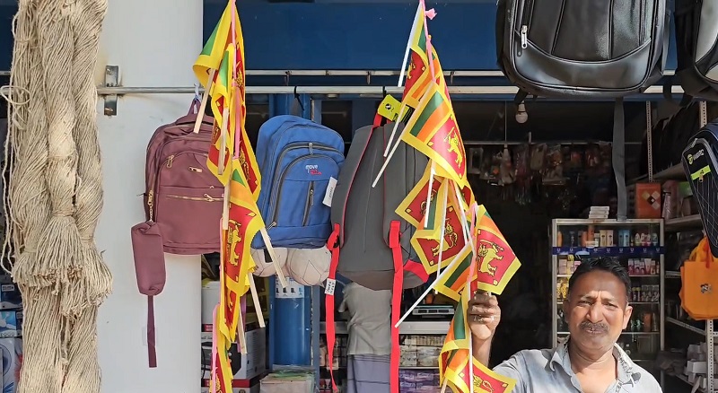 சுதந்திர தினத்தினை முன்னிட்டு தேசியக் கொடிகளின் விலைகள் அமோகம்!