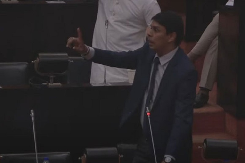 தமிழ்   சிங்கள மக்கள் ஒன்றாக இணைந்து வாழ வேண்டும்! அர்ச்சுனா