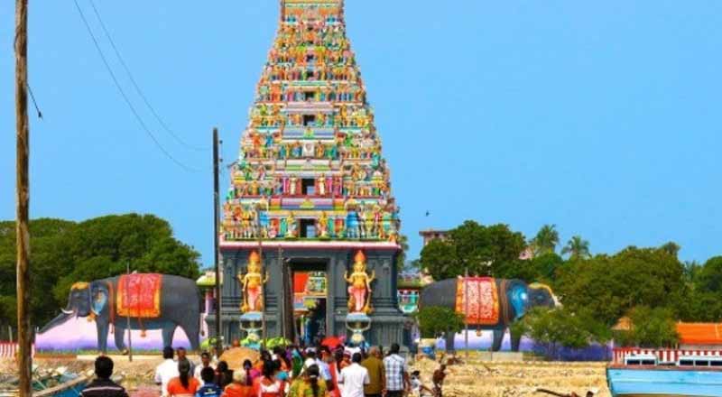 இலங்கையில் 3 தடுப்பூசிகளையும் பெற்றவர்கள் மட்டுமே கோவில் செல்ல அனுமதி!